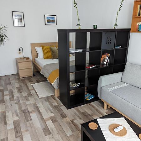 Sebastian Studio Apartment Bukarest Exterior foto