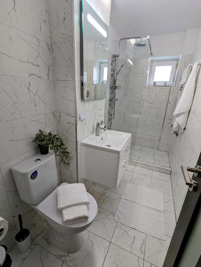 Sebastian Studio Apartment Bukarest Exterior foto