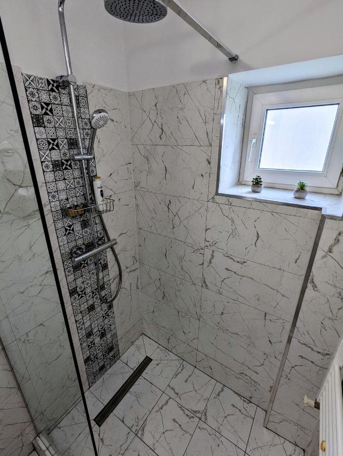 Sebastian Studio Apartment Bukarest Exterior foto